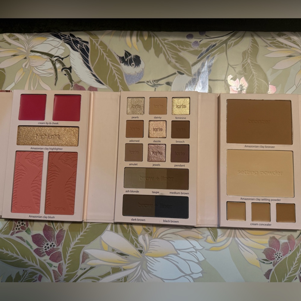 ***Tarte Full Face Folding Book Palette- Tan to Deep - Picture 3 of 6